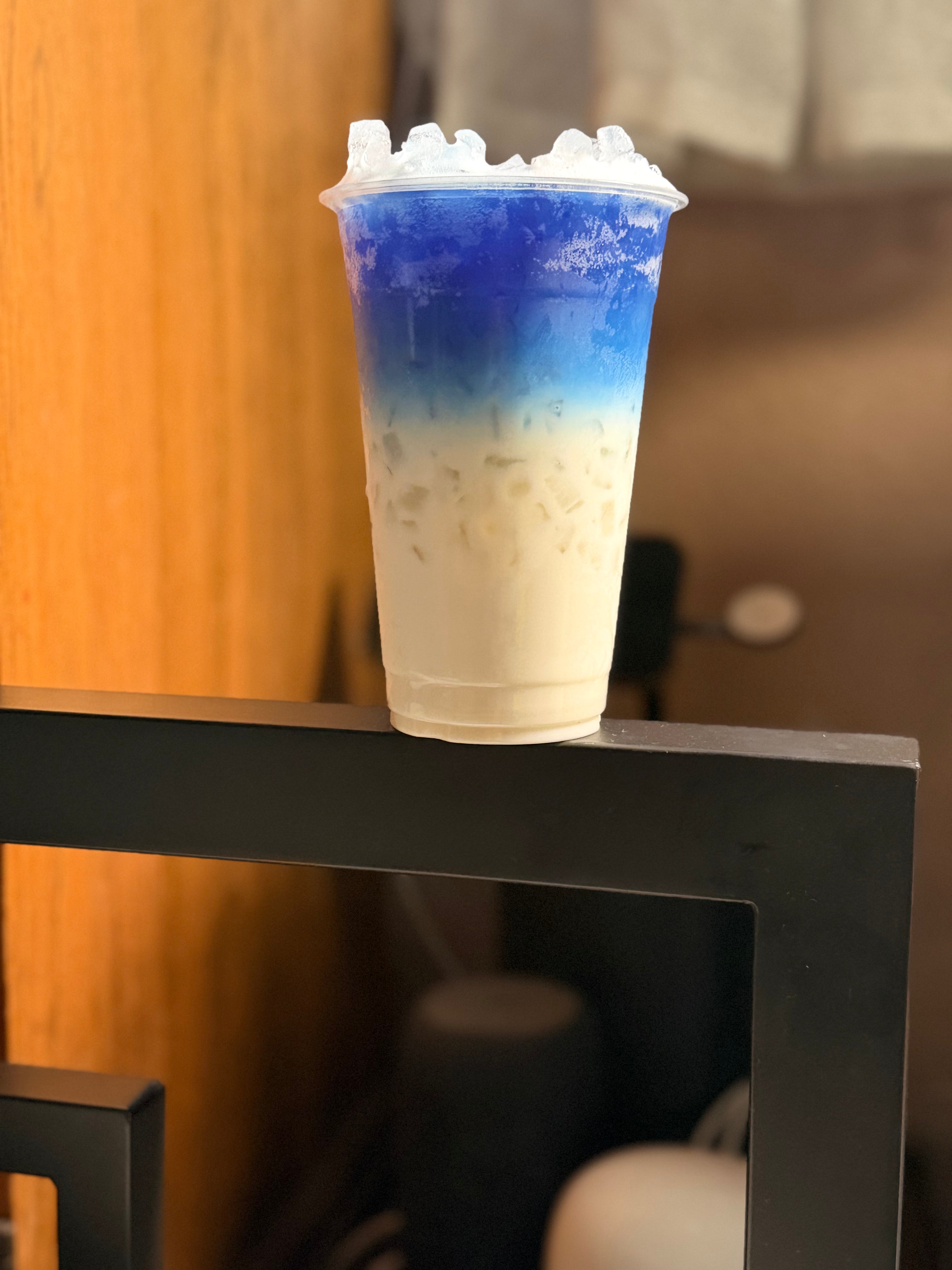 🌊 Blue Milk Refresco